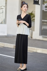 2025秋装新款时尚V领撞色拼接两件套，女装套装/套裙，曼琳思菲