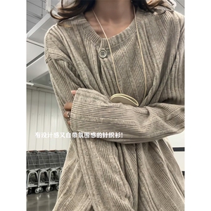 XZ809A/SYR50/特P22/控48    设计感领口长袖T恤卫衣图片