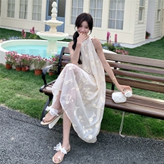 现货款号8031挂脖刺绣连衣裙P145K218，女装连衣裙，2C217