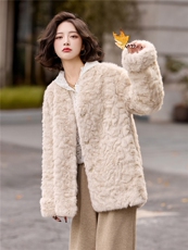 皮毛一体外套女秋季2025新款高级感巨好看轻奢V领中长款毛毛外套，女装羊羔毛/颗粒绒，流量+