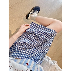 深蓝色