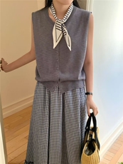 2025年夏季单排扣针织马甲女高级感洋气无袖开衫潮，女装马甲，斯尔特羊绒