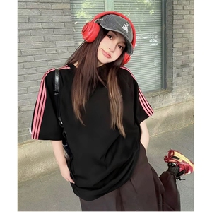 抖音得物品质二开240克宽松纯棉美式潮牌印花三条杠中性风短袖T恤图片