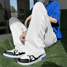 白色