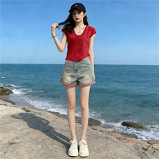 时尚简约套装女夏收腰显瘦撞色拼接短袖针织衫破洞牛仔短裤两件套，女装套装/套裙，江南