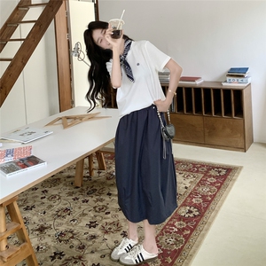 学院风T恤半身裙套装女夏2025新款松驰感两件套俏皮减龄超火流行图片