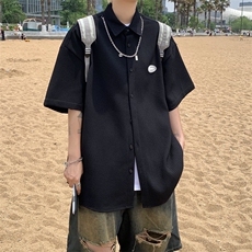 黑色