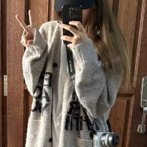 慵懒风软糯毛衣开衫女秋冬美式高级感穿搭字母提花宽松针织外套图片