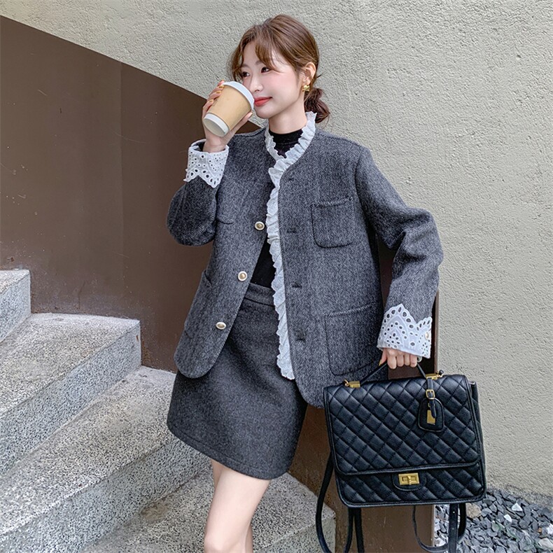 2楼002-8002-P235K328档口现货小个子蕾丝拼接双面尼大衣外套，女装毛呢外套，千寻