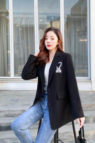 春款新款西装外套，女装西装，吉之红