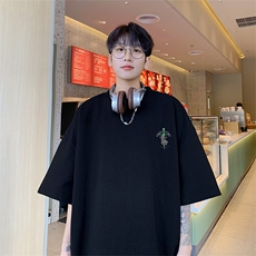 黑色