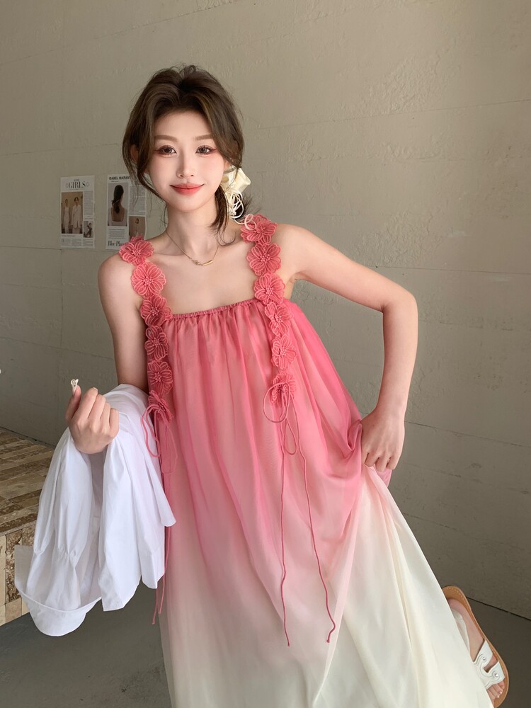 夏季新款海边度假超好看氛围感显瘦超仙连衣裙2025粉色渐变吊带裙,女装连衣裙,含赞