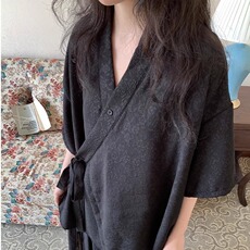 黑色