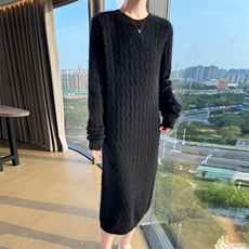 2025秋冬百搭时尚简约圆领长袖长款针织衫，女装针织衫/毛衣，冬贝尔貂绒