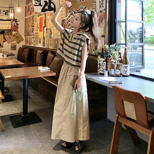 韩系休闲工装套装裙女夏季2025年新款卡其色条纹上衣半身裙两件套图片