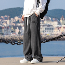 深灰色