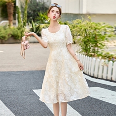 2025夏季新款时尚刺绣连衣裙女款高级感气质减龄韩版短袖中长裙，女装连衣裙，罗得堡