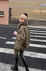 大狐狸毛领拉绒派克服图片