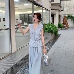 蓝色又酷又飒套装女夏新款韩版气质收腰V领上衣阔腿拖地裤两件套图片