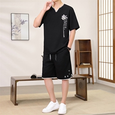 黑色