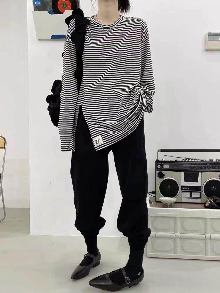 早春新款宽松休闲条纹个性T恤，女装T恤，那简