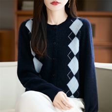 秋冬圆领菱形格羊毛开衫女宽松针织毛衣外套拼色羊绒衫上衣，女装羊毛衫，大美人高端店