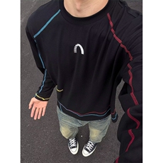 黑色