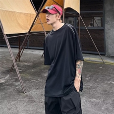 黑色