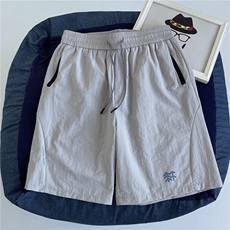 灰色