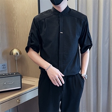 黑色