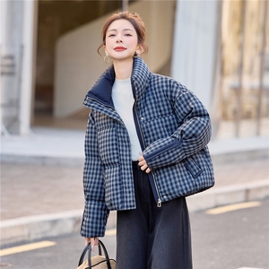 2025冬新款立领短款小格纹白鸭绒羽绒服女图片