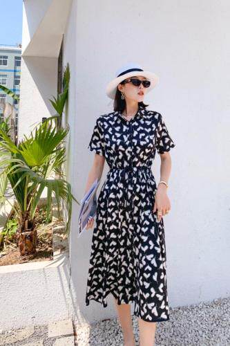 夏季新款连衣裙，女装连衣裙，芯俪歌 芭绯