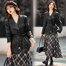 BAO款欧版气质大翻领显瘦超柔蛋白皮设计感系带短款PU皮风衣外套，女装皮衣，潮流依族