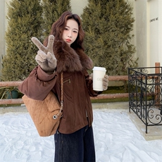 现货90绒白鸭绒羽绒服女2025冬新款鹿皮绒时尚洋气显瘦保暖外套，女装羽绒服，韩然一族