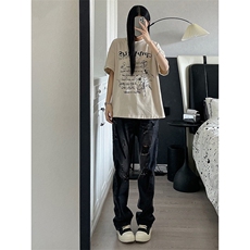 黑色