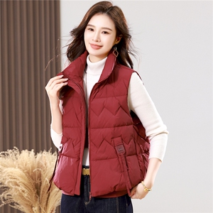 轻薄羽绒马甲女2025年冬季新款时尚洋气中年妈妈大码加厚外穿马夹图片