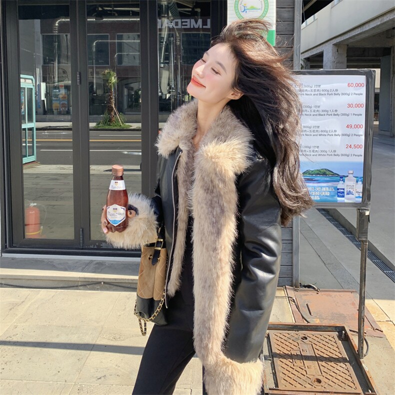 黑色皮毛一体仿皮草羊羔毛茸皮衣外套女秋冬2025新款酷飒机车棉服图片
