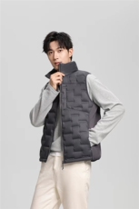 2025年秋季立领直筒型青春流行马甲，男装背心/马甲，牛米欧羽绒服工厂店