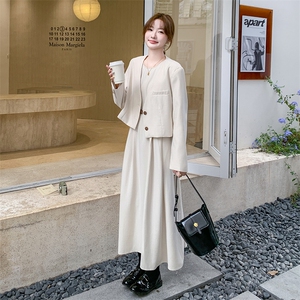 韩版气质短款西装上衣套装女2025春秋季新款显瘦背心连衣裙两件套图片