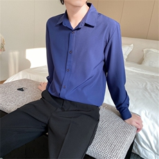 深蓝色