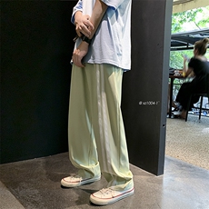 浅绿色