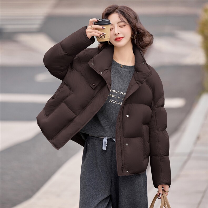 爆{《2025年冬季新款90绒泡芙短款羽绒服时尚休闲轻盈显瘦蓬松》,女装羽绒服,欧米莱