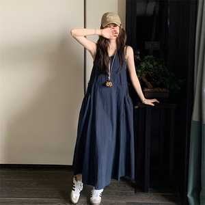 深蓝色圆领无袖连衣裙女2025夏季新款韩系设计感气质显瘦背心长裙图片
