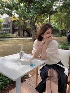 圆领纯色女士简约时尚显瘦潮流针织短袖上衣图片