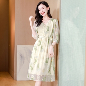 真丝连衣裙2025夏季新款大码女装衣服桑蚕丝高端精致气质碎花裙子图片