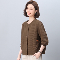 女圆领休闲百搭宽松显瘦韩版春装棒球服女铜扣记空气棉菱格外套，女装短外套，独衣靓