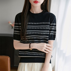 夏季时尚百搭圆领条纹精纺冰丝针织短袖女显瘦大码休闲宽松上衣女，女装T恤，秋双羊绒