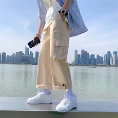 卡其色