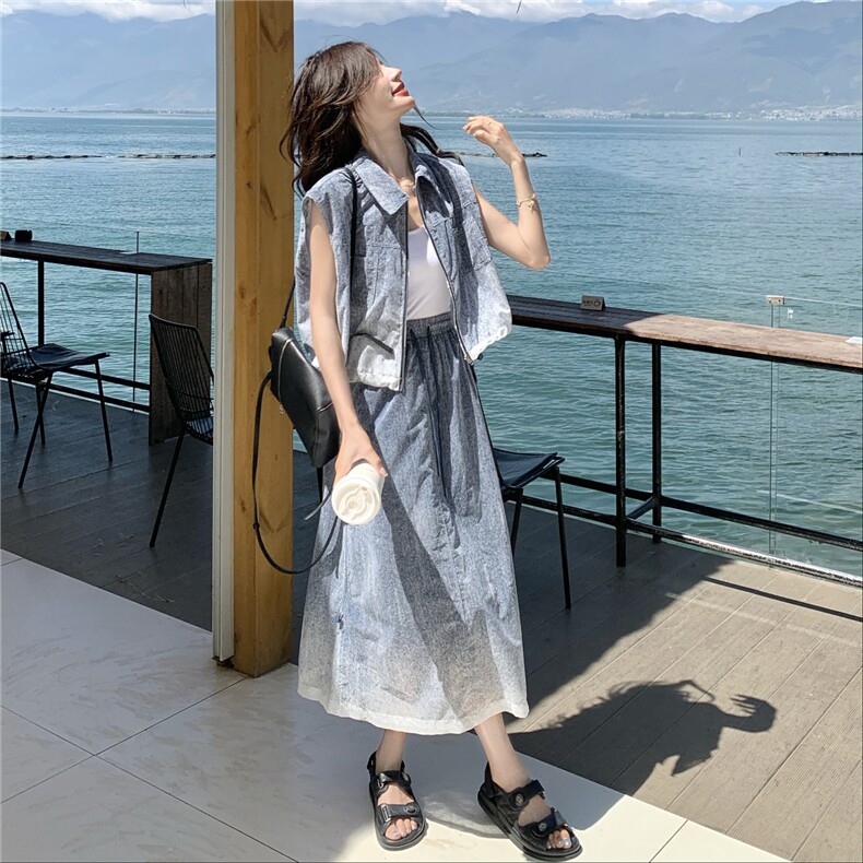 渐变蓝色翻领马甲半身裙套装2025新款女初夏巨好看独特别致两件套,女装套装/套裙,2C159