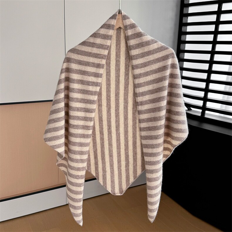 2025年秋季新款百搭女士条纹三角形披肩，披肩，戎咖羊绒